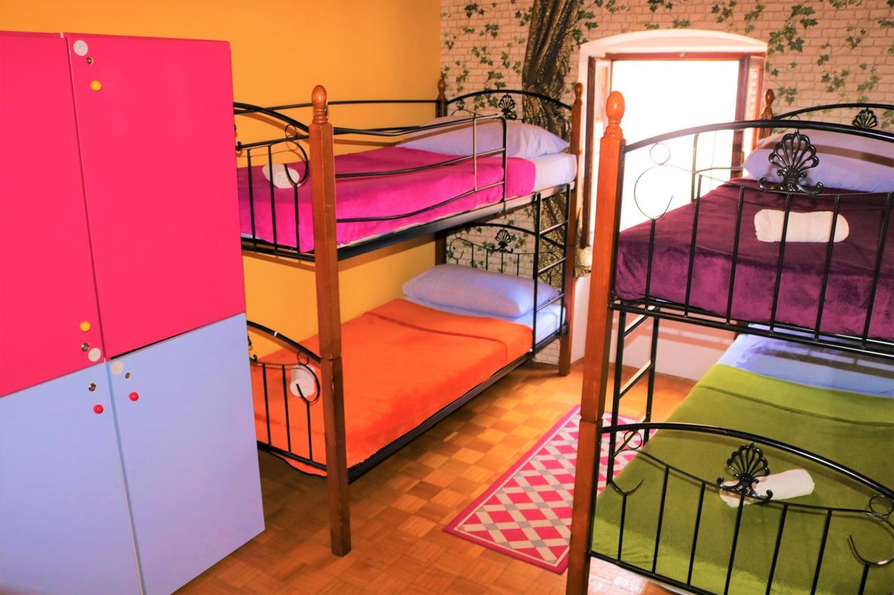 Hostel Alma 2 포레치 외부 사진