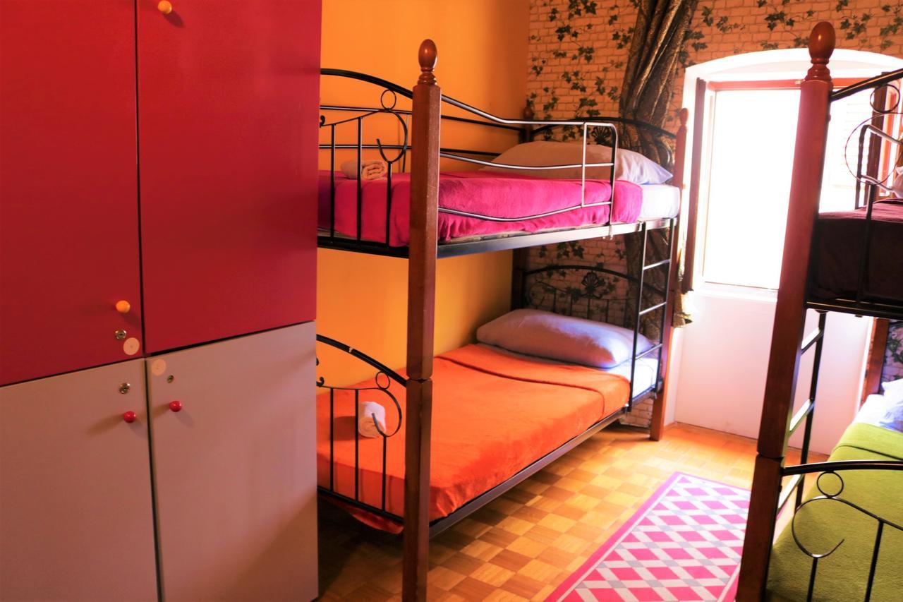 Hostel Alma 2 포레치 외부 사진