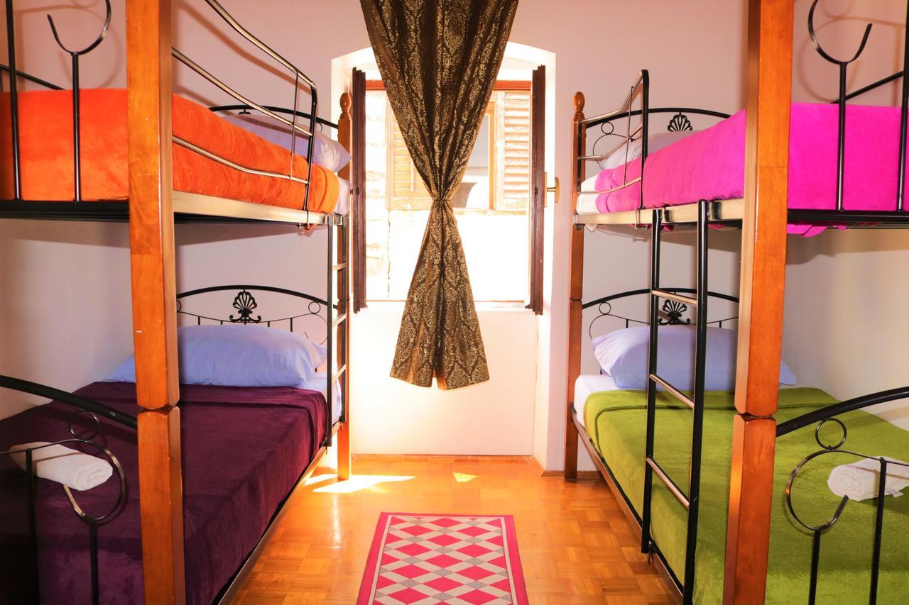 Hostel Alma 2 포레치 외부 사진