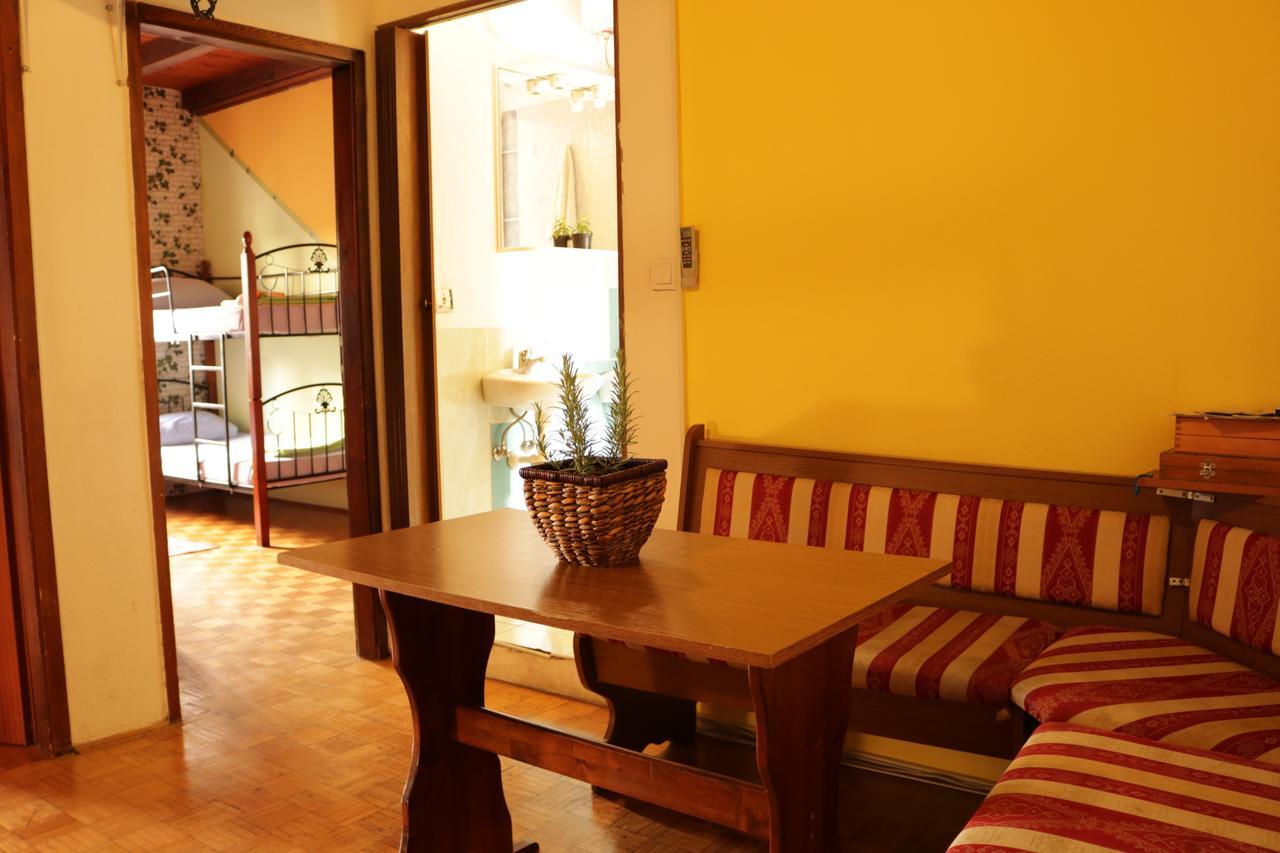 Hostel Alma 2 포레치 외부 사진