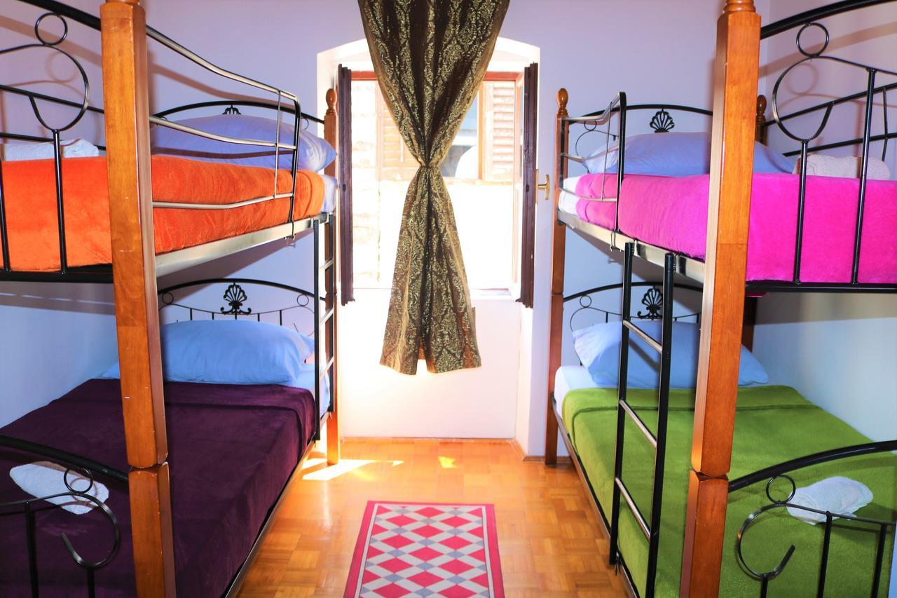 Hostel Alma 2 포레치 외부 사진
